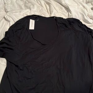 Women’s long sleeve top